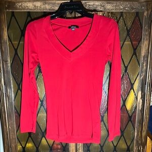 ✨2 for $15✨ Ambiance Red Fitted Long Sleeve t-shirt